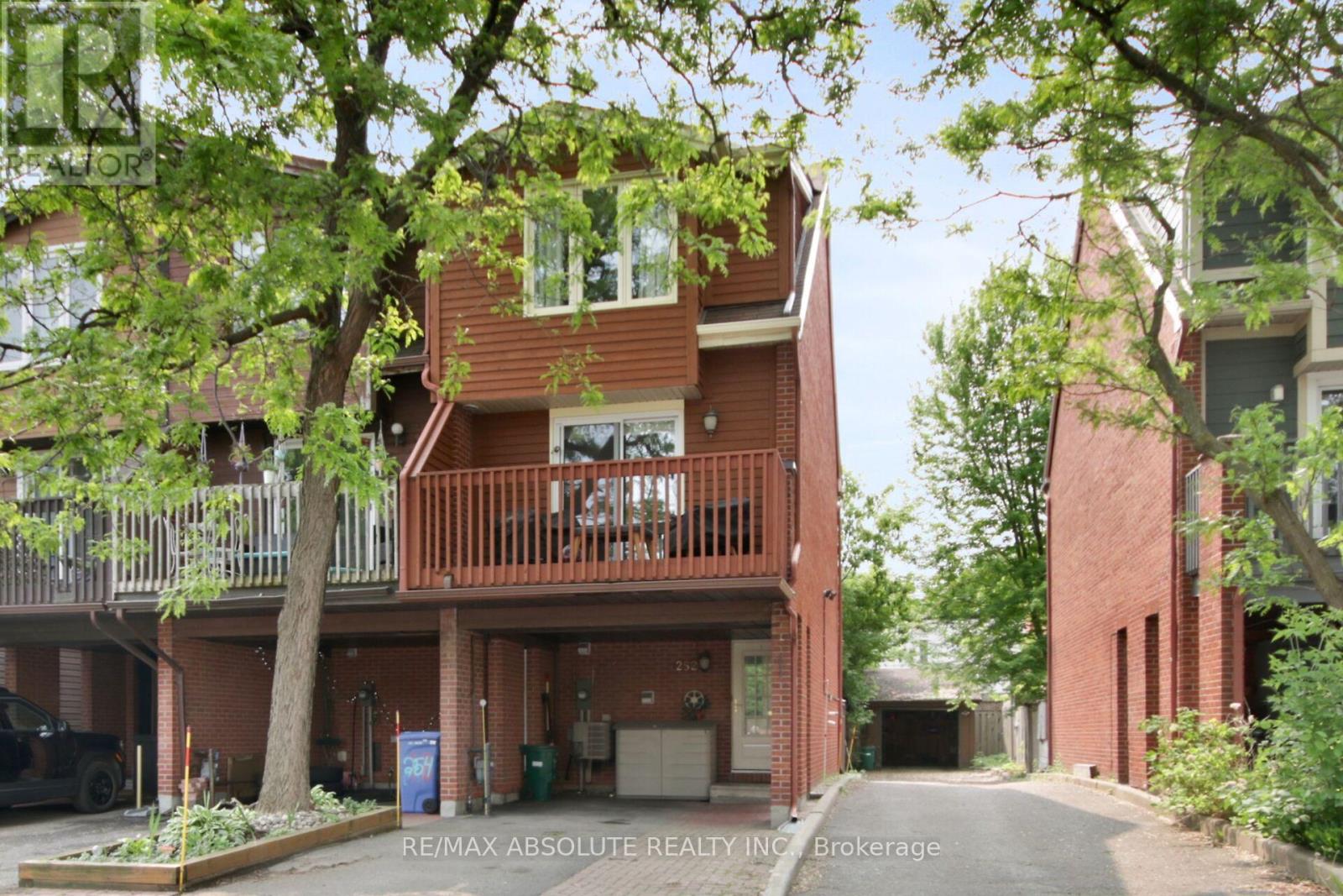 252 Bruyere Street
