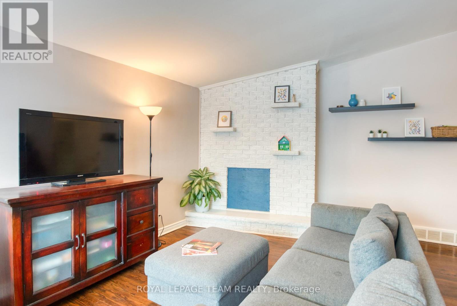 2010 Featherston Drive