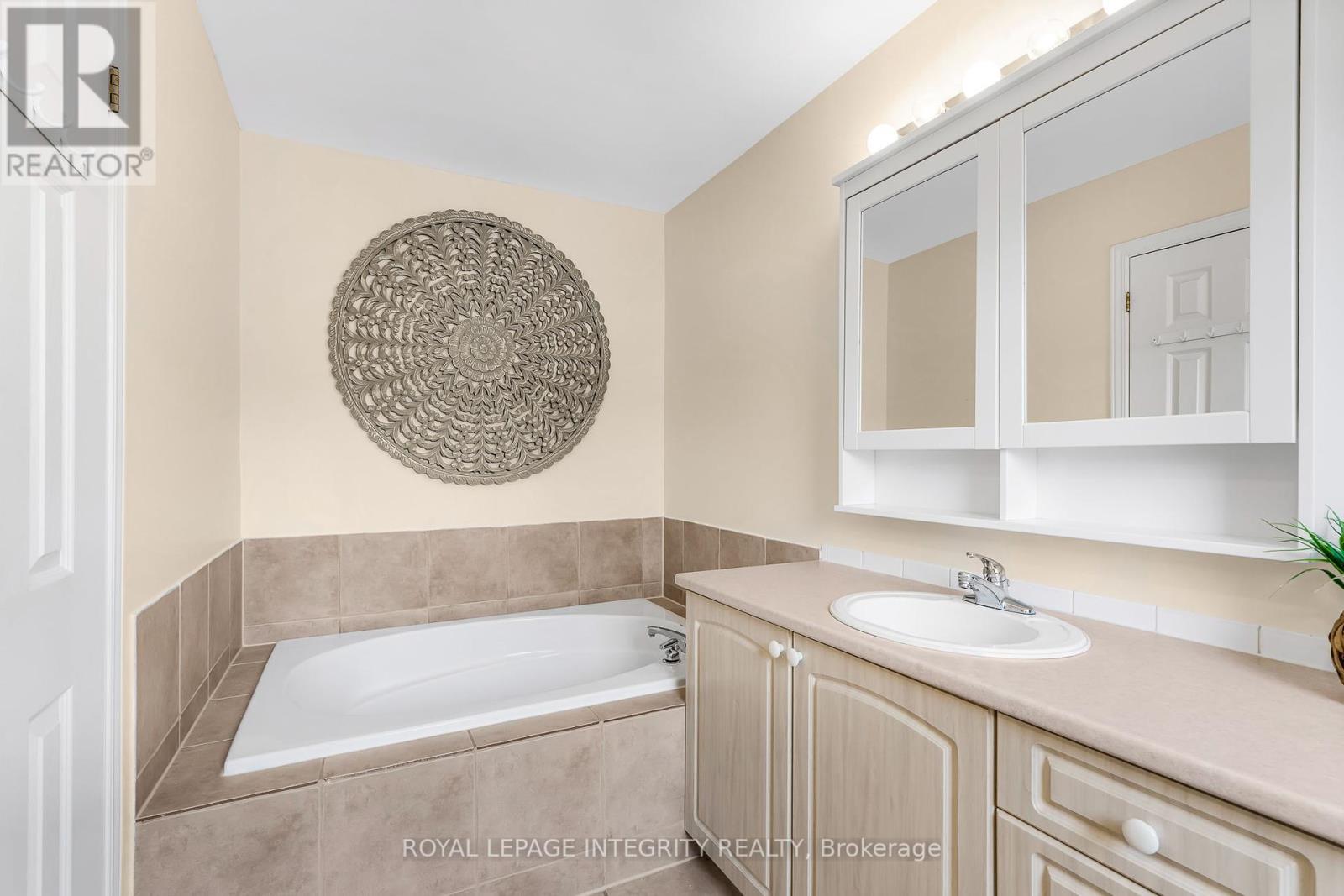 2263 Silverado Crescent