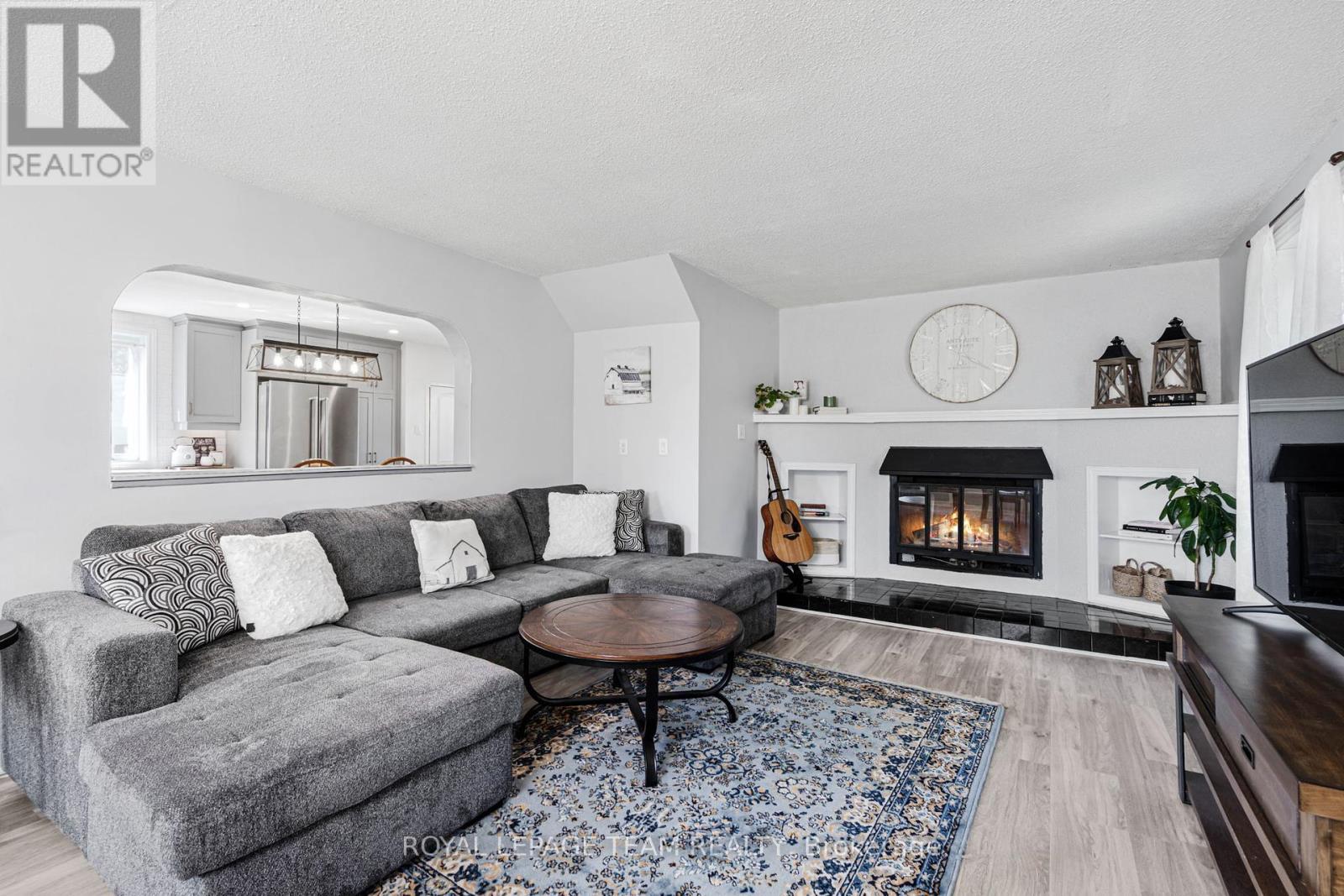 3242 Gendron Road