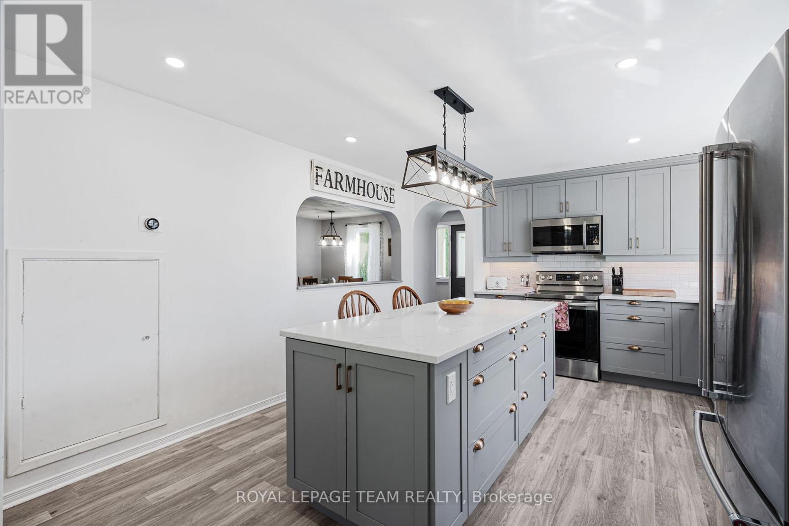 3242 Gendron Road
