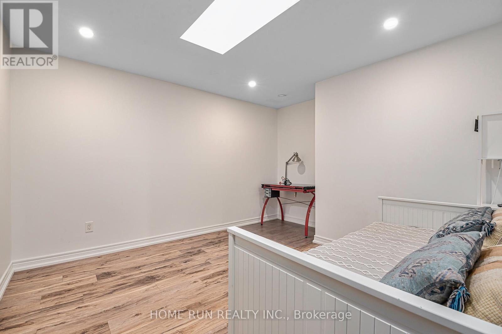 2840 Barlow Crescent
