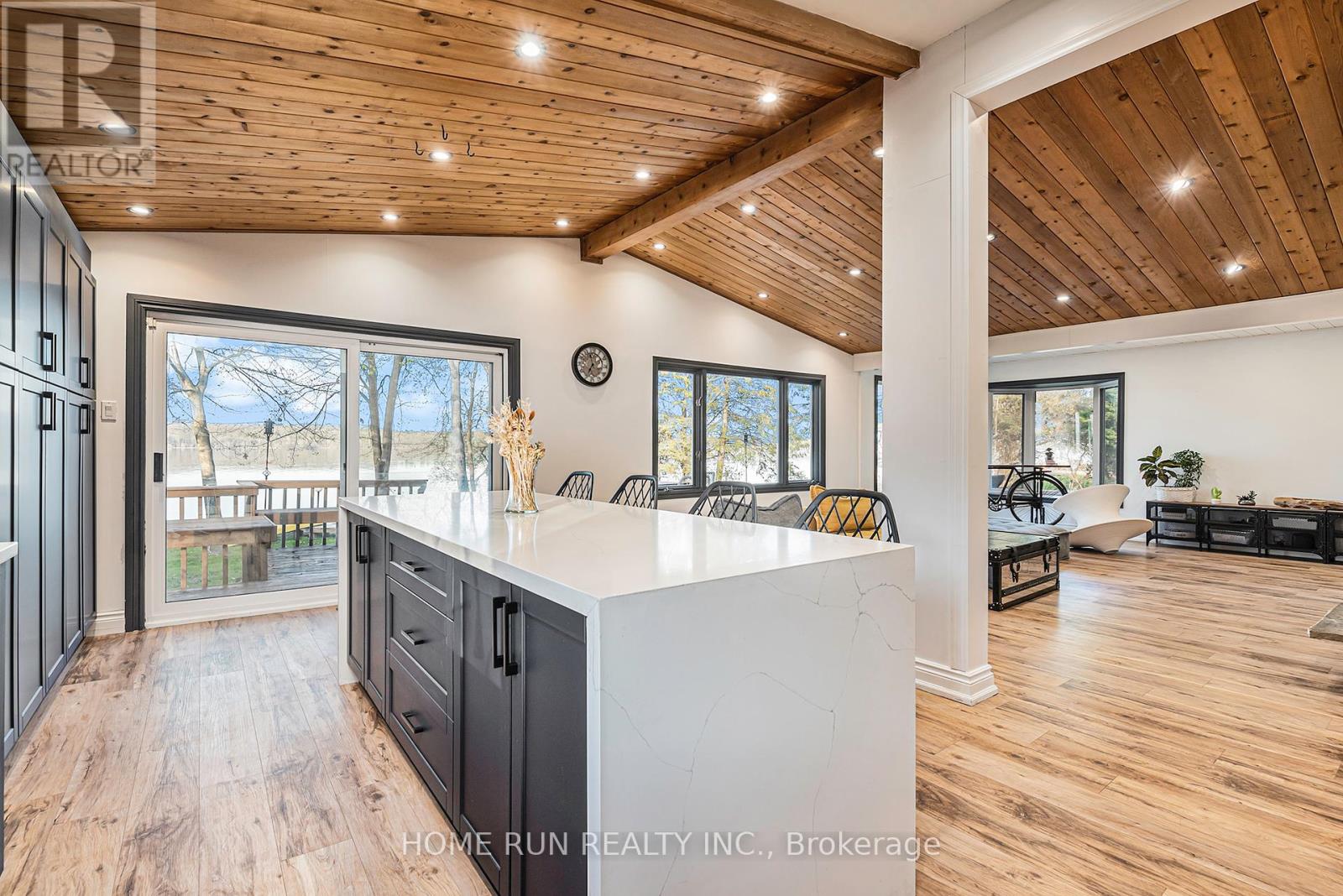 2840 Barlow Crescent