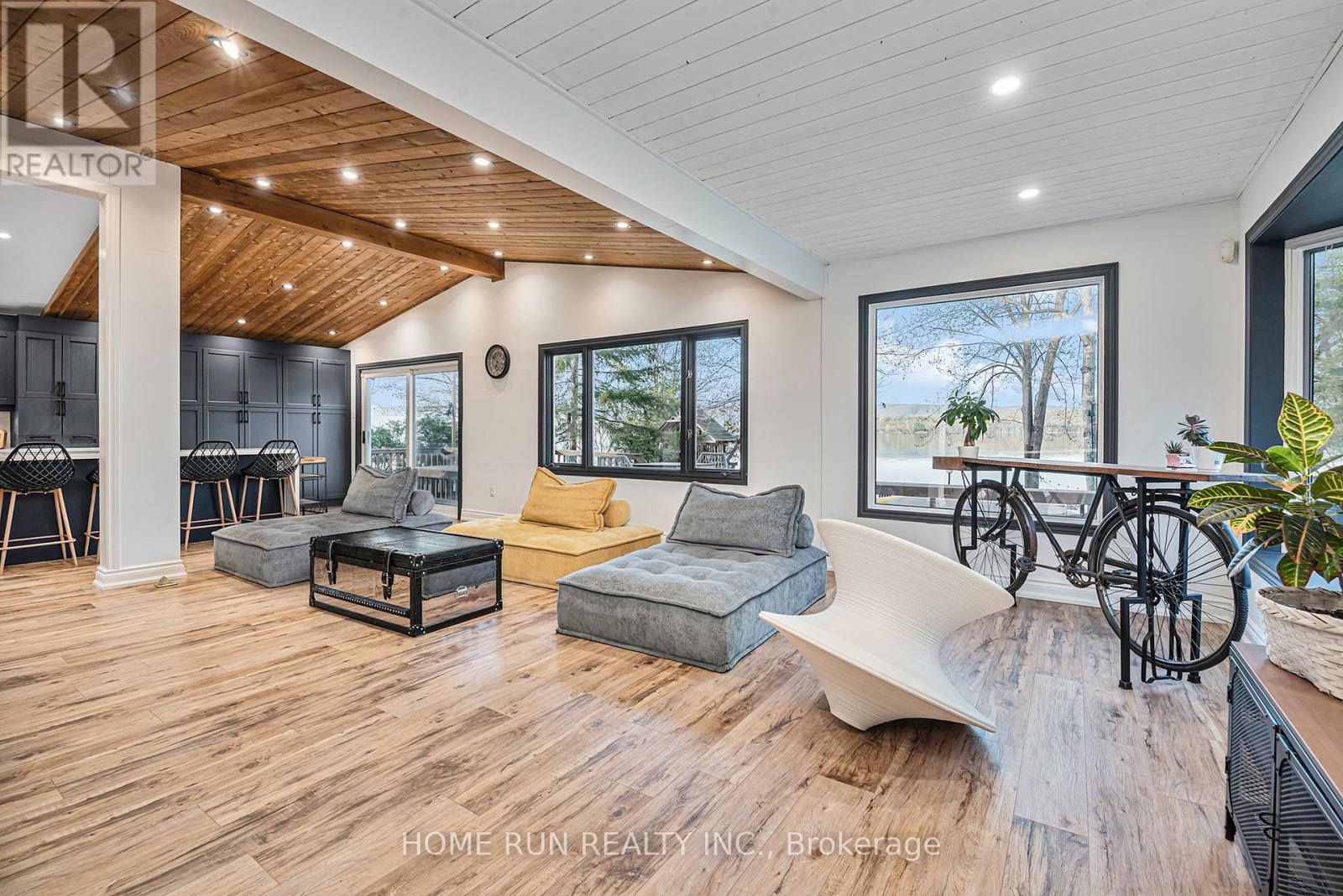 2840 Barlow Crescent