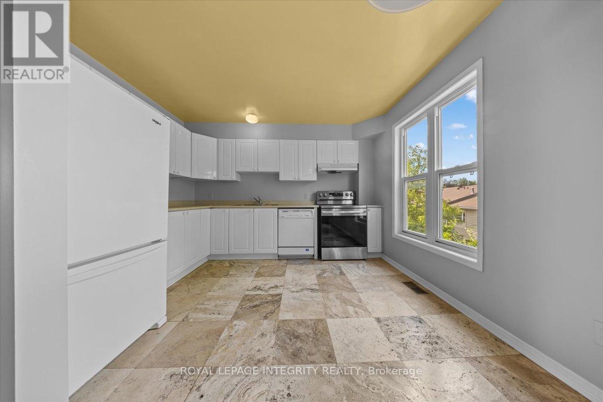 209 Arcola Private