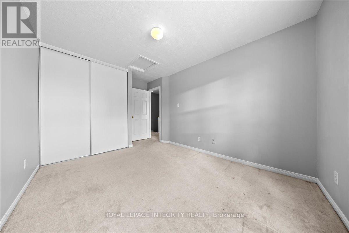 209 Arcola Private