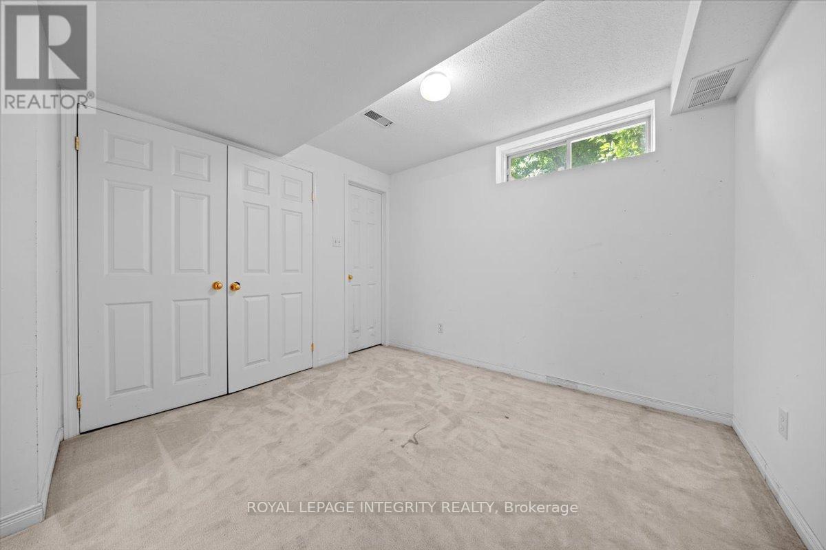 209 Arcola Private