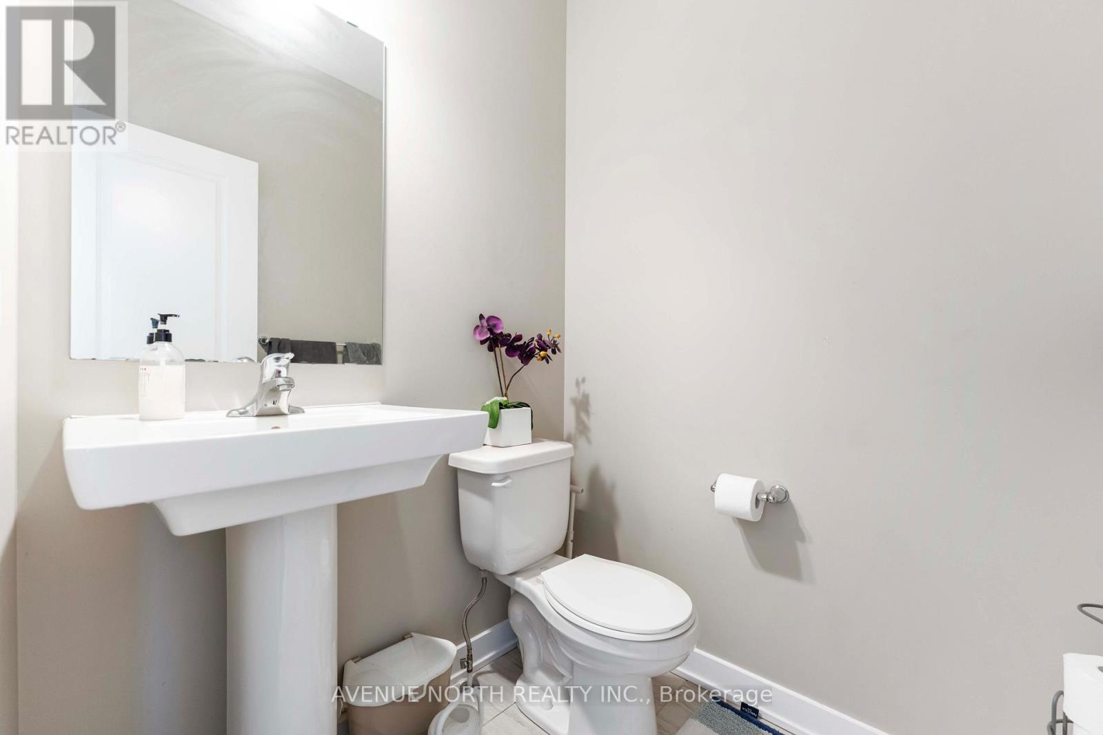 1018 Kijik Crescent