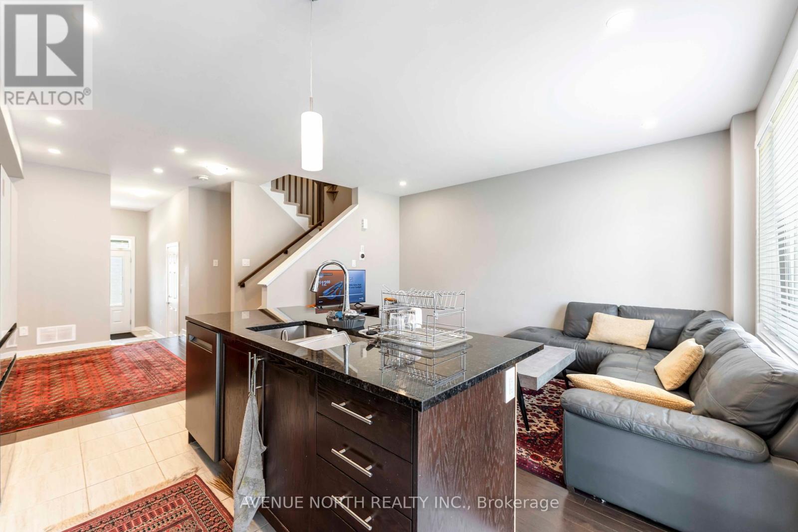 1018 Kijik Crescent
