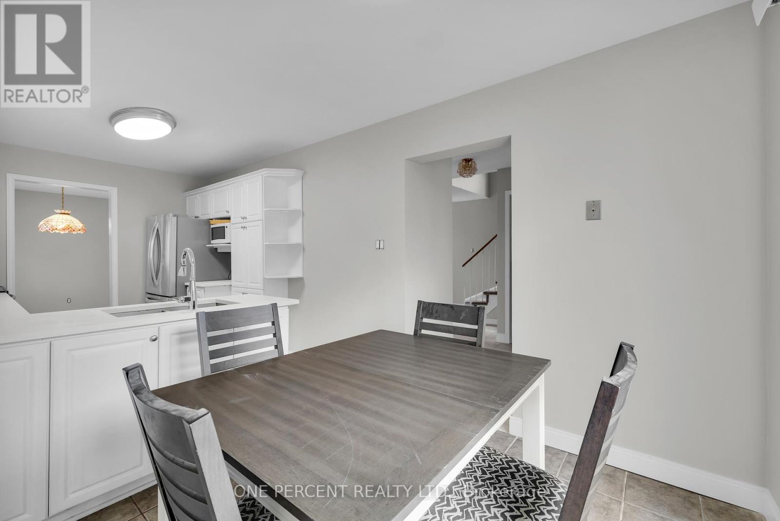28 Chickasaw Crescent