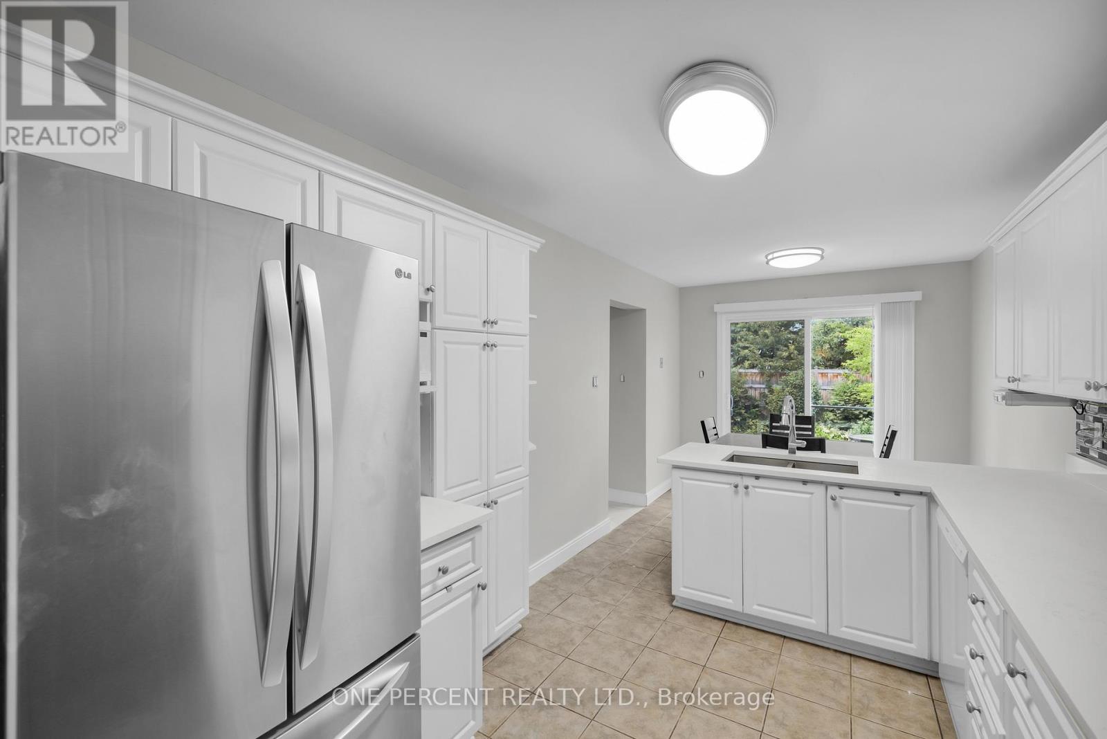 28 Chickasaw Crescent