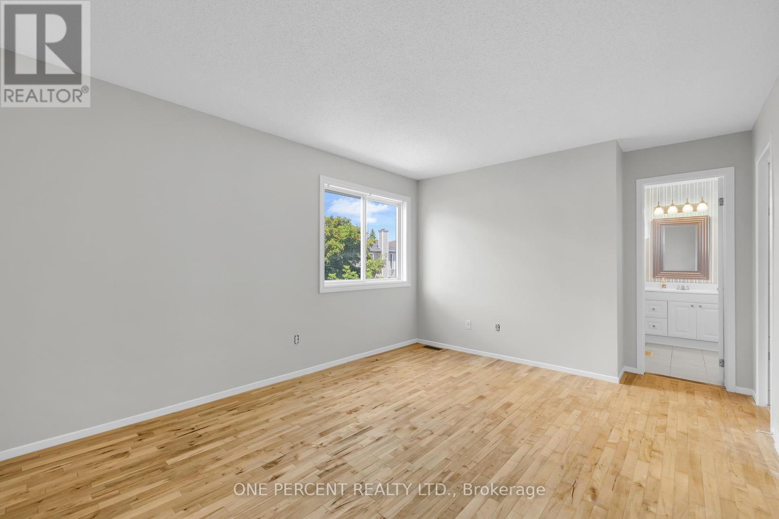 28 Chickasaw Crescent
