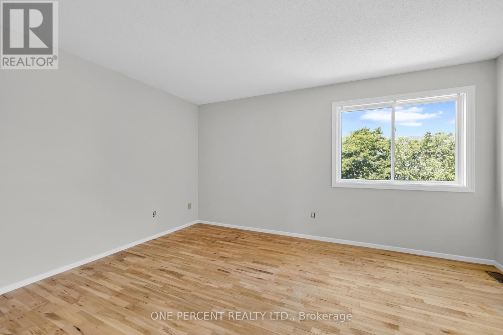 28 Chickasaw Crescent