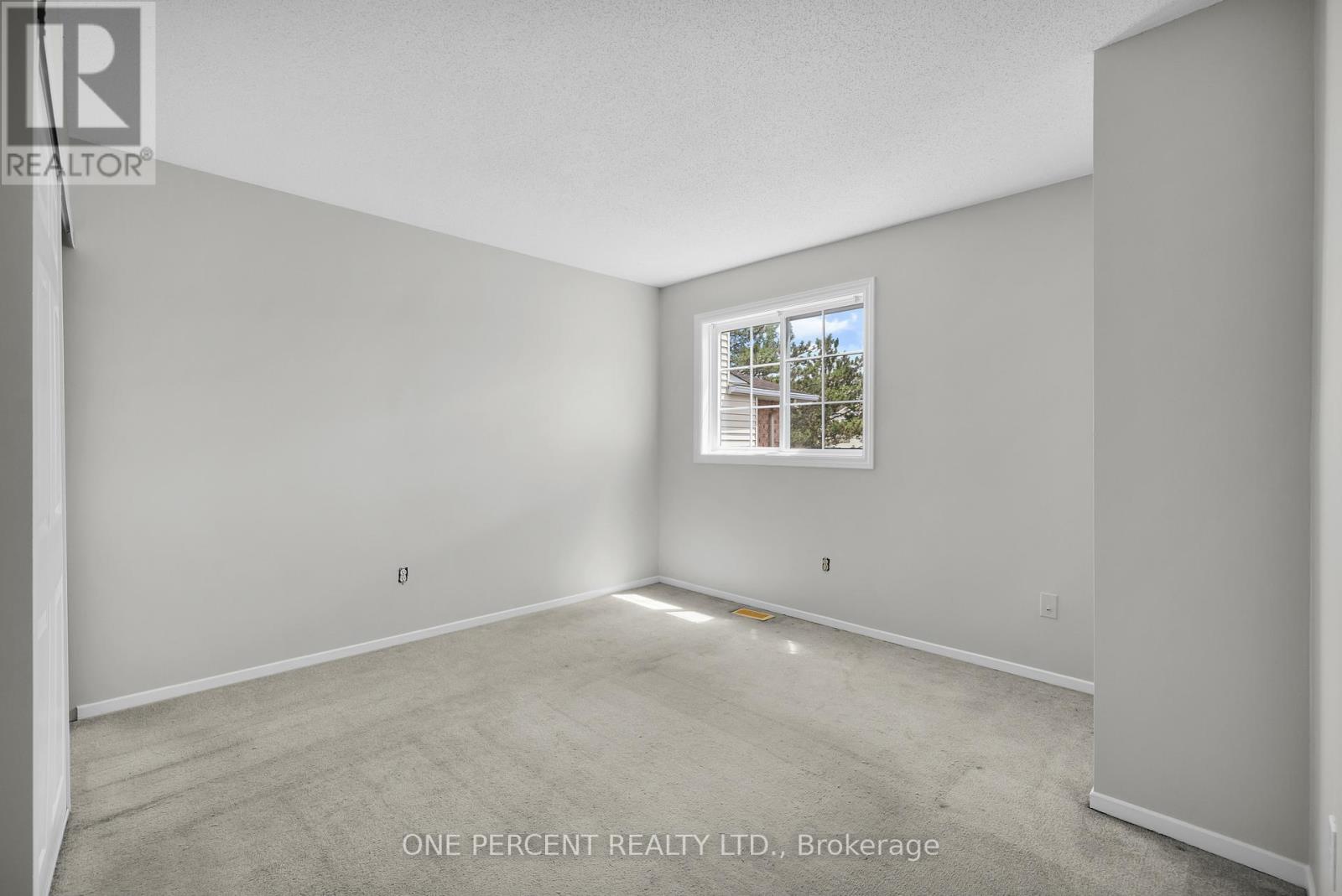 28 Chickasaw Crescent