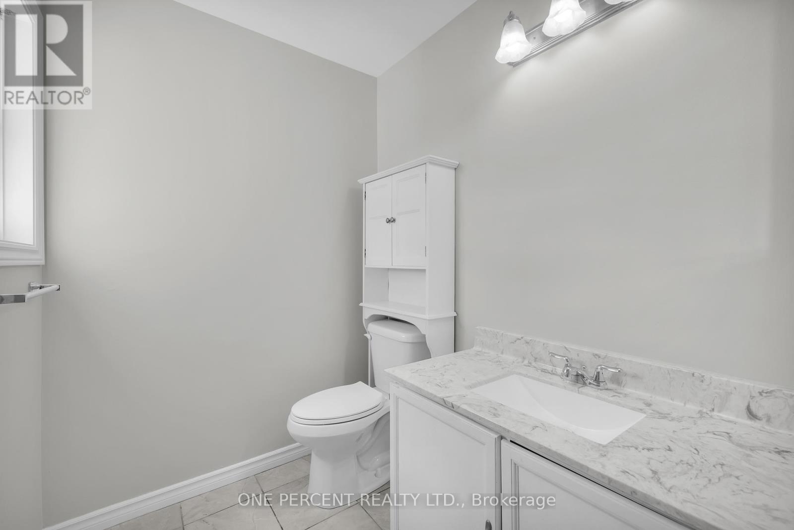 28 Chickasaw Crescent