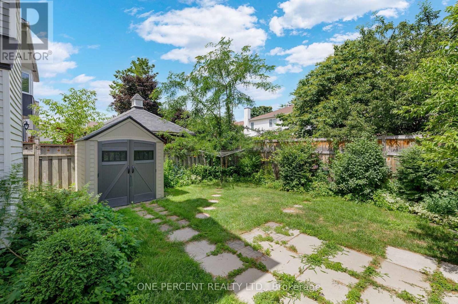 28 Chickasaw Crescent