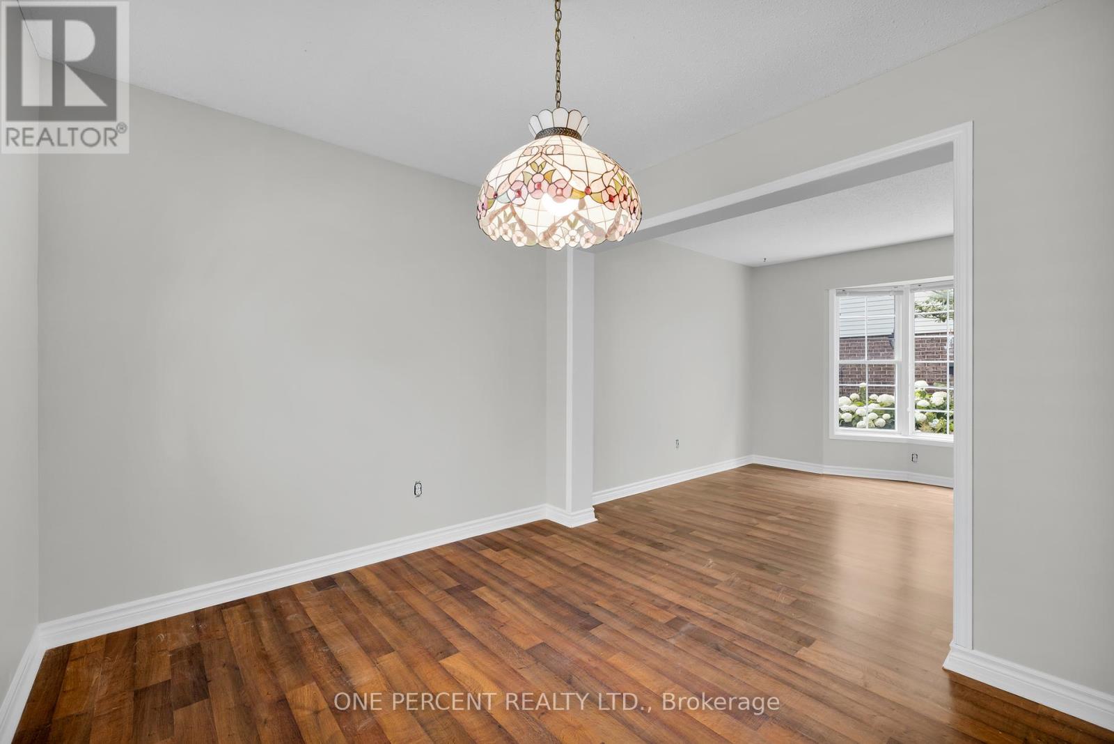 28 Chickasaw Crescent