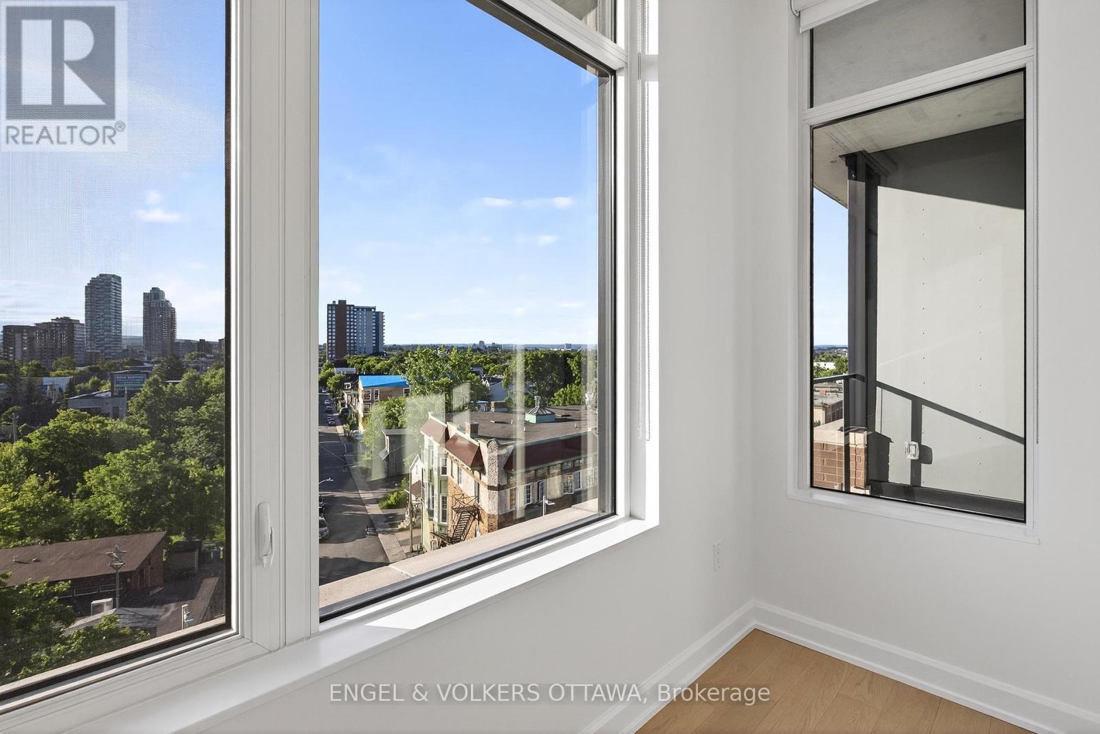 608 - 10 Rosemount Avenue