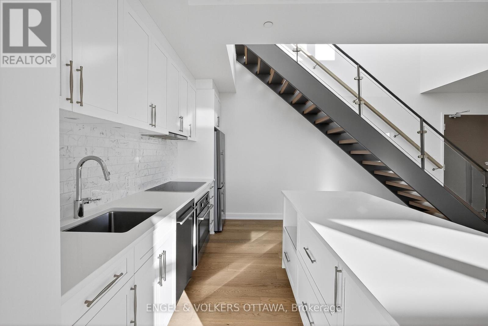 608 - 10 Rosemount Avenue