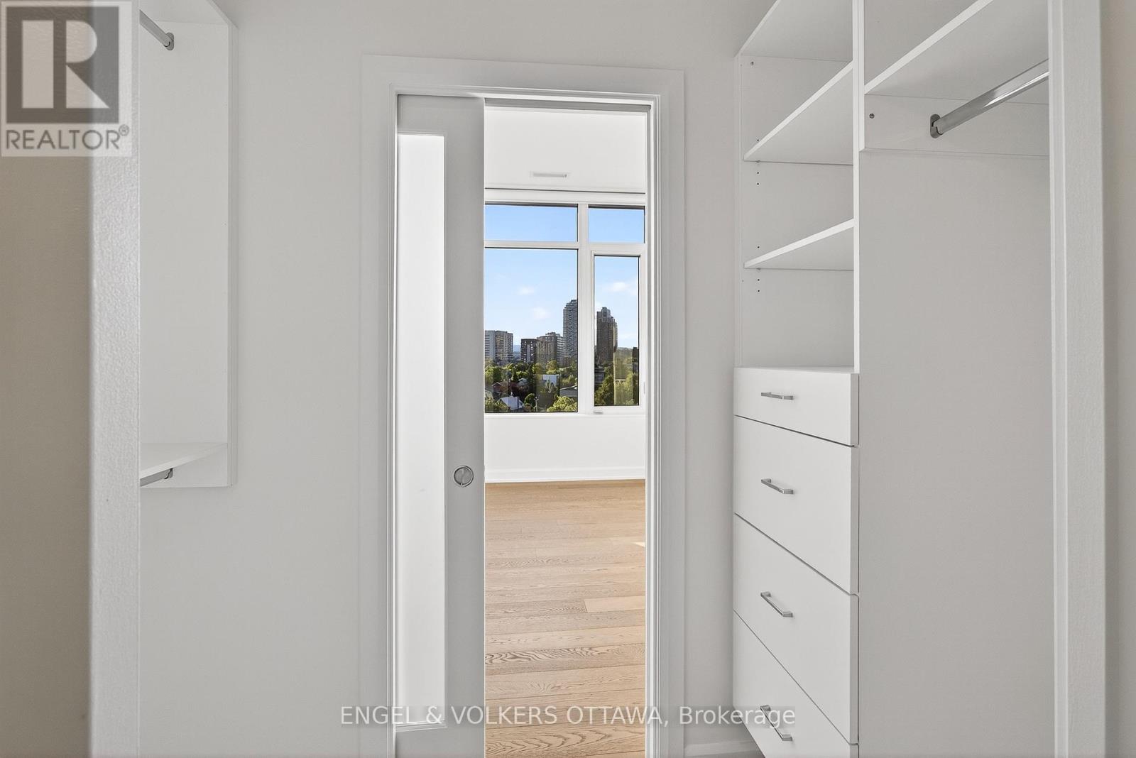 608 - 10 Rosemount Avenue