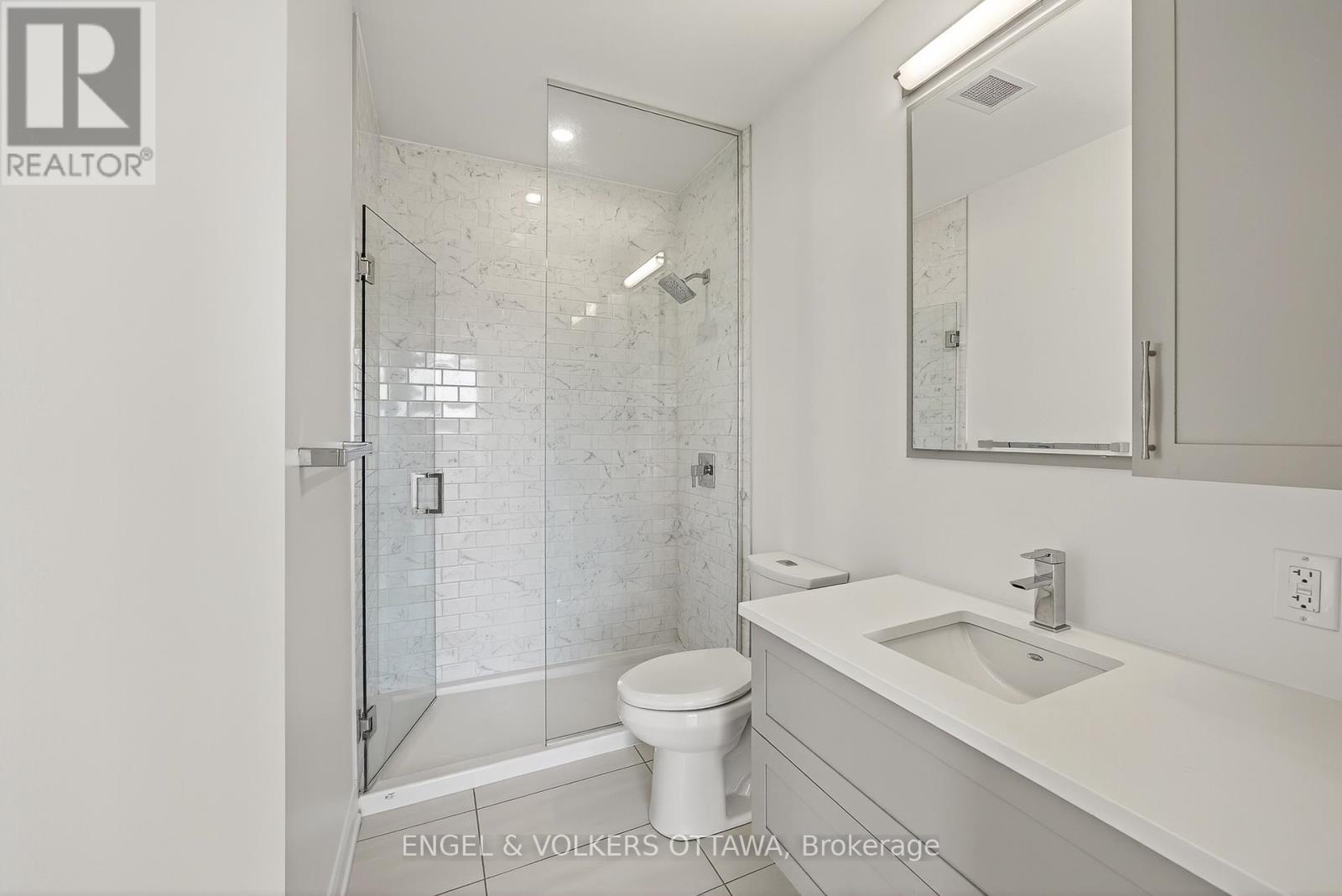 608 - 10 Rosemount Avenue