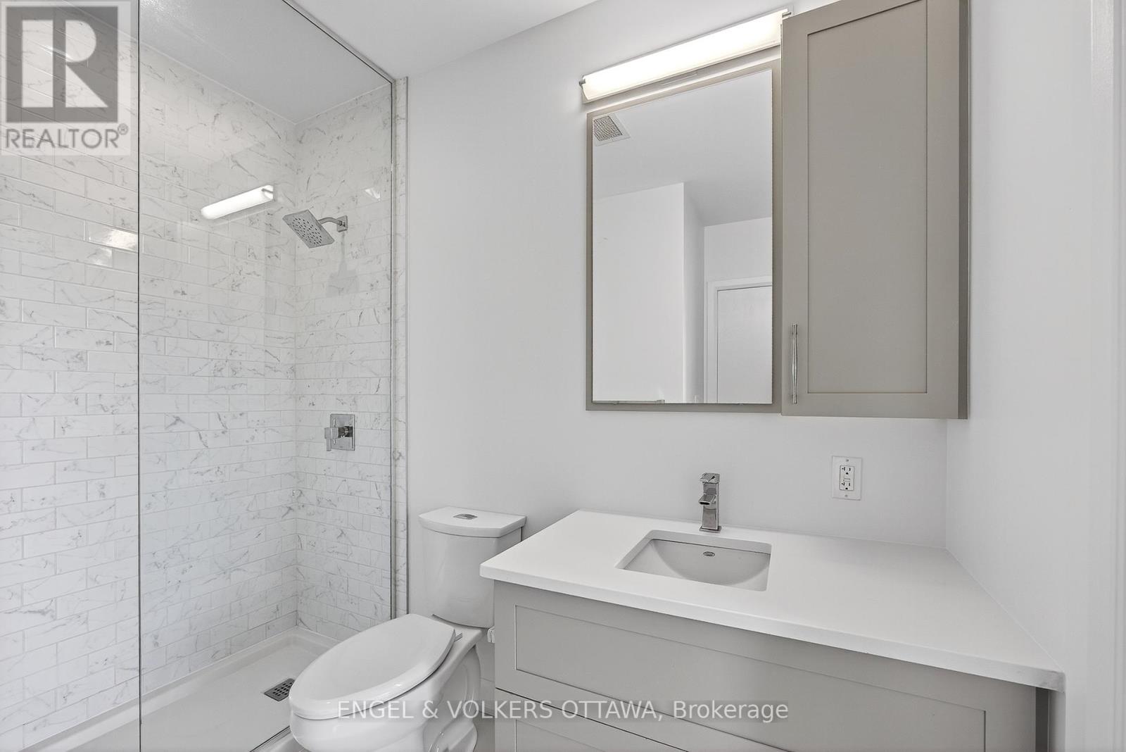 608 - 10 Rosemount Avenue