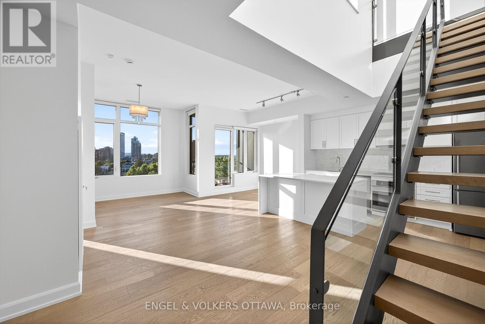 608 - 10 Rosemount Avenue