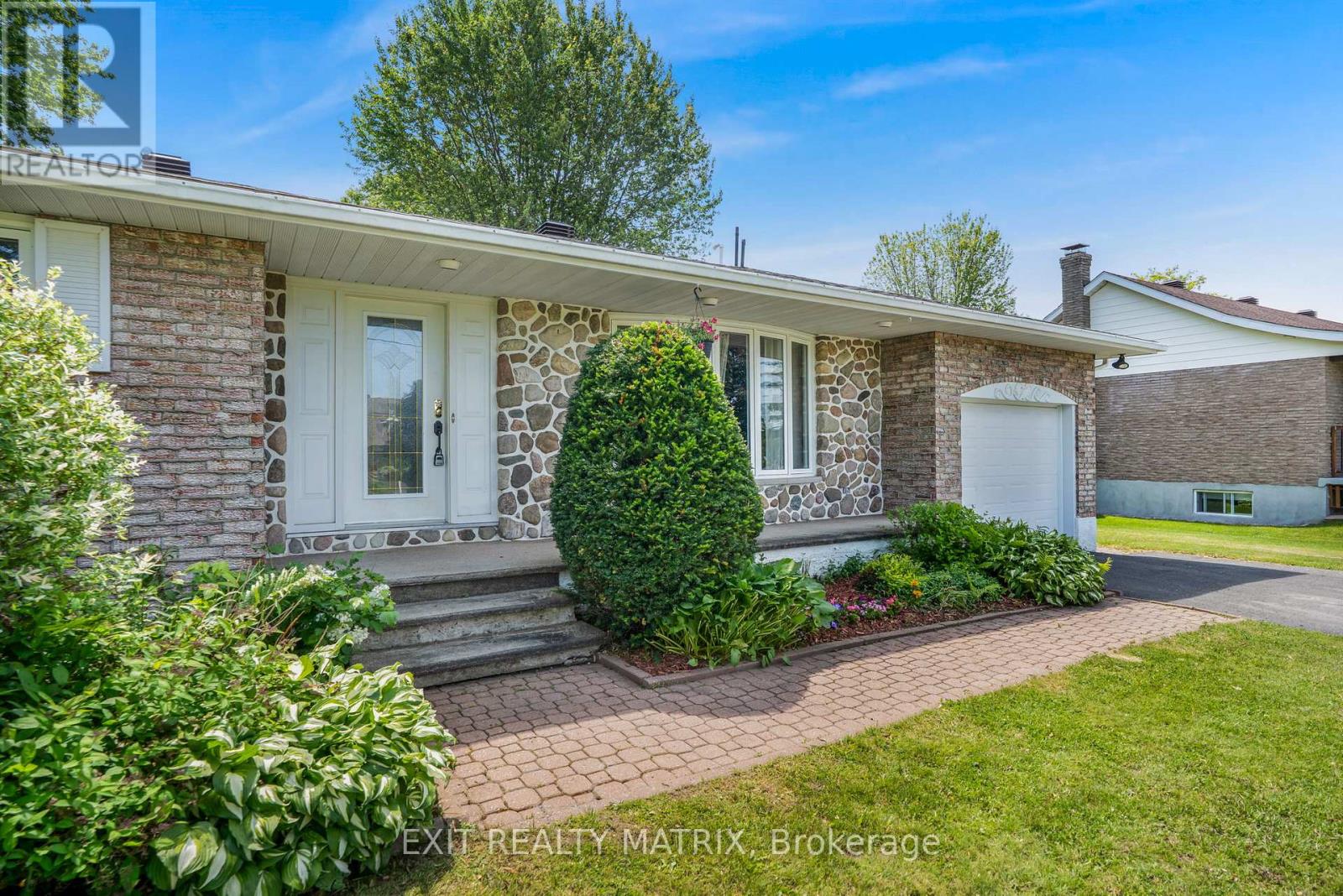 31 Front Road