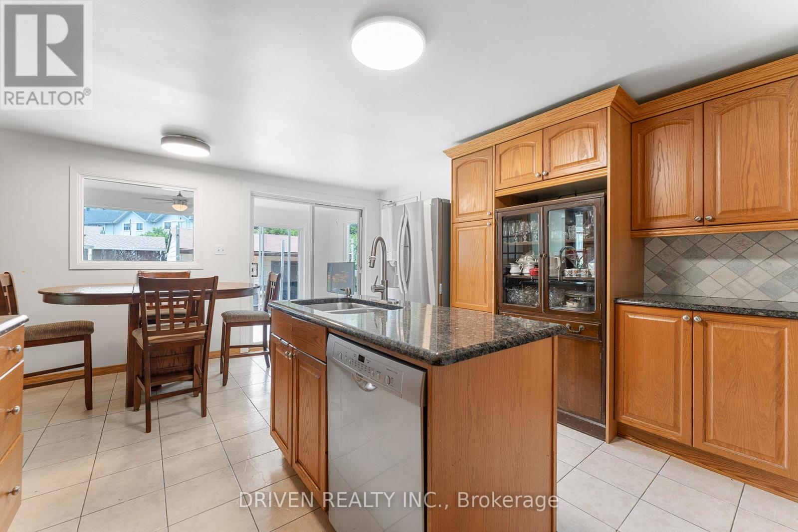 876 Pinecrest Road