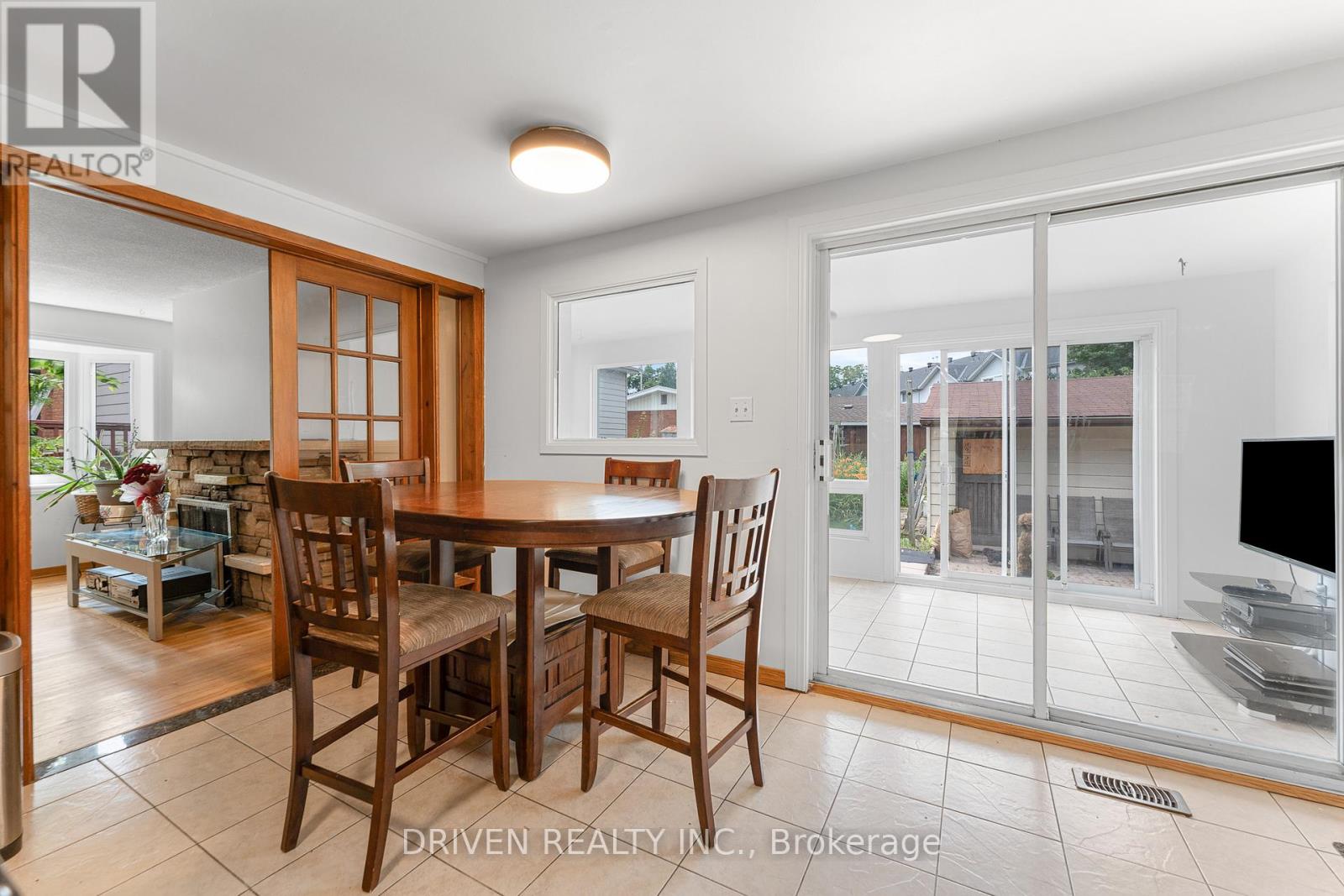 876 Pinecrest Road