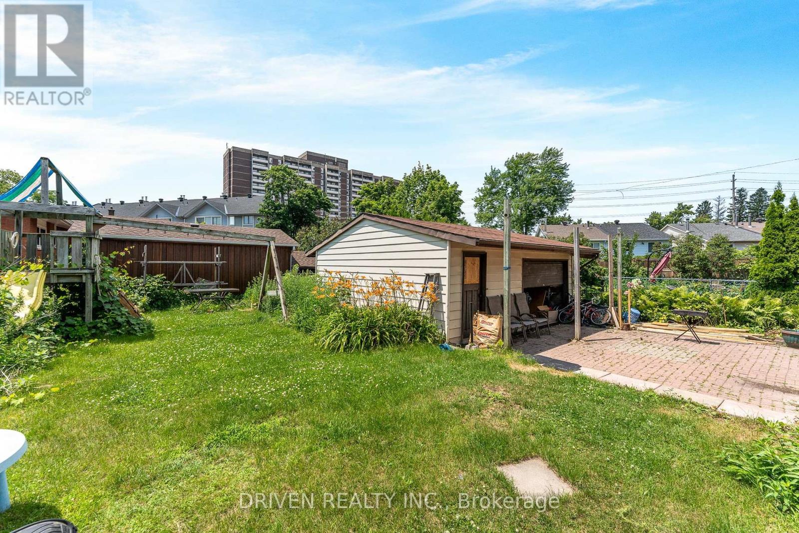 876 Pinecrest Road