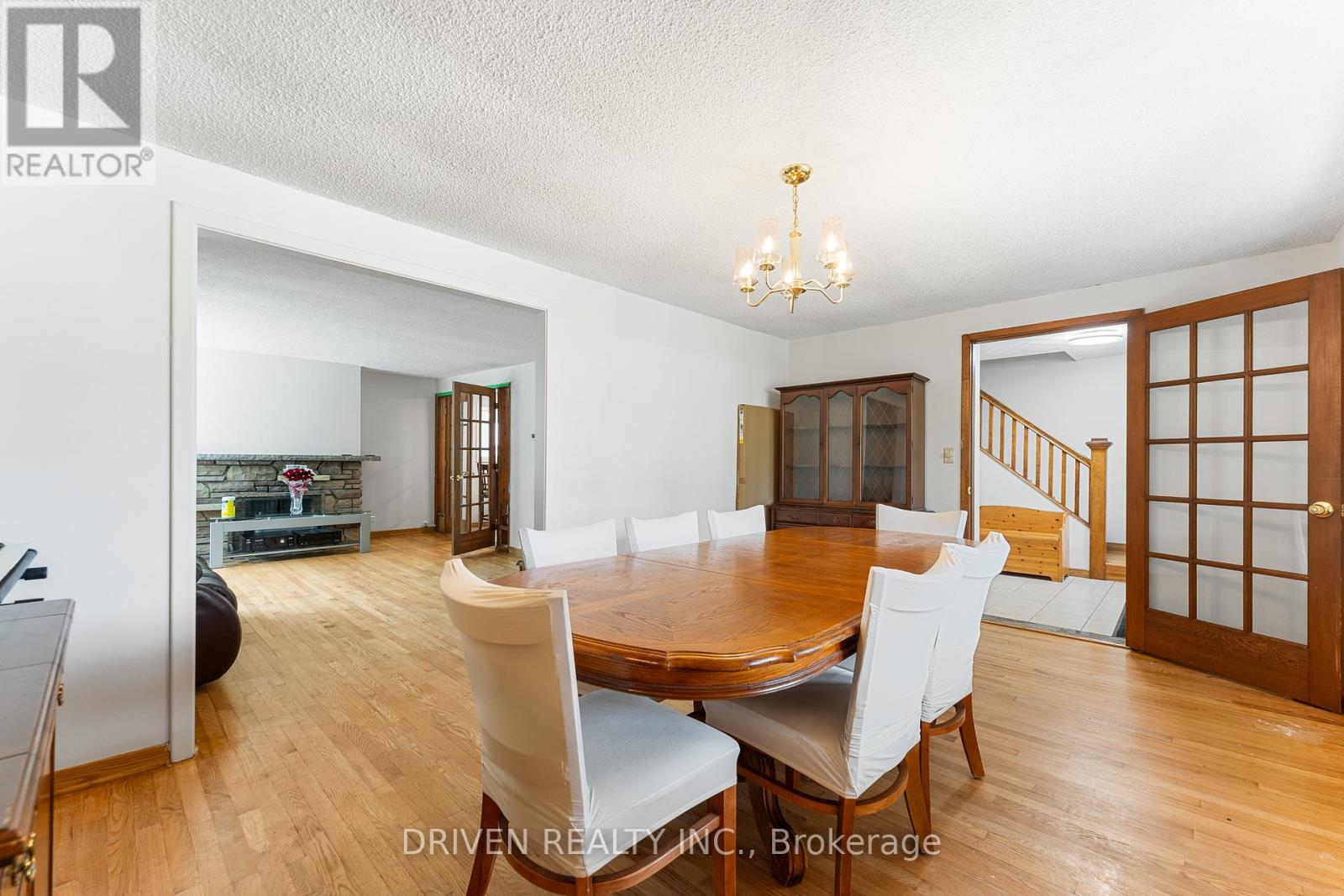 876 Pinecrest Road
