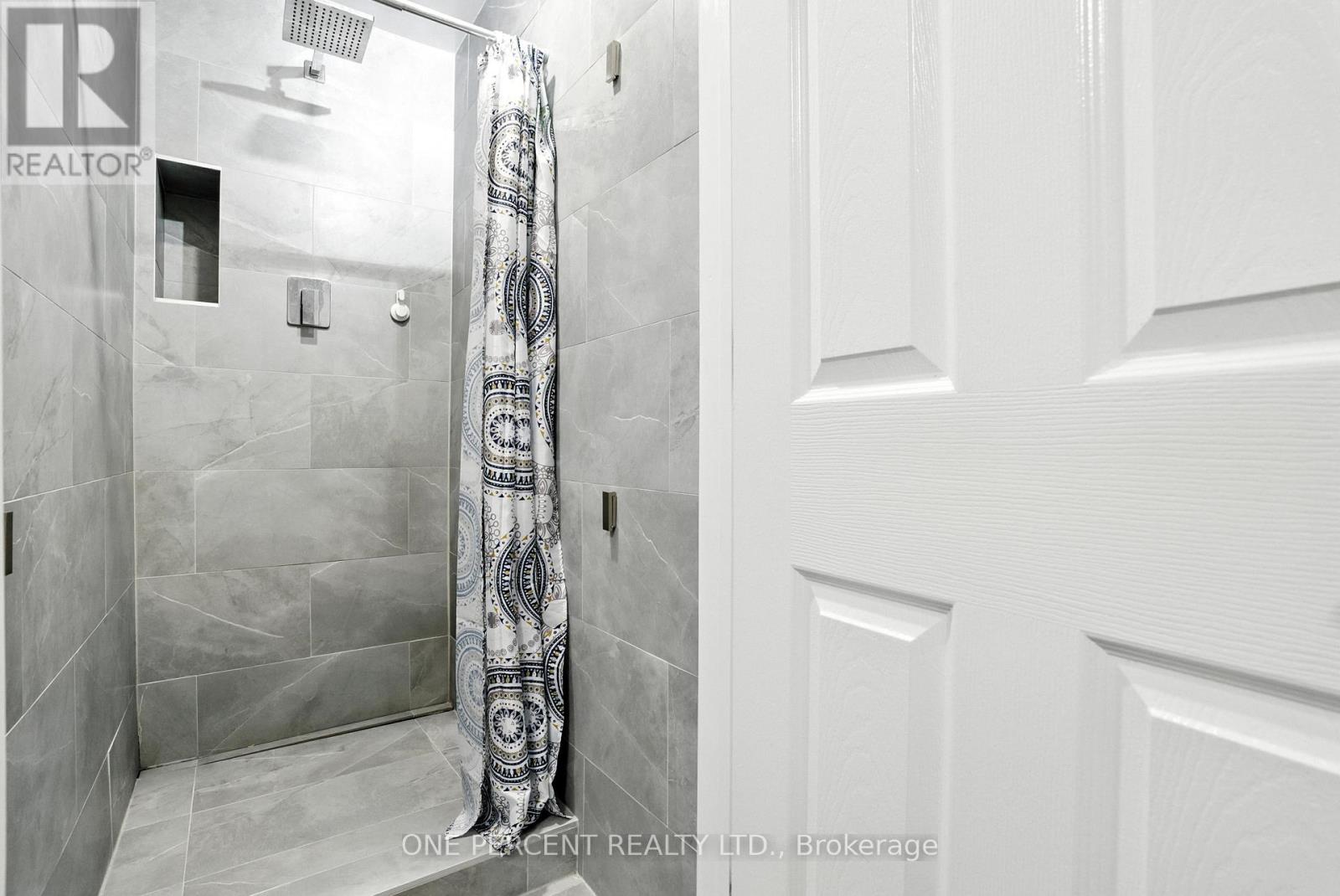 71 - 4640 Cosmic Place E