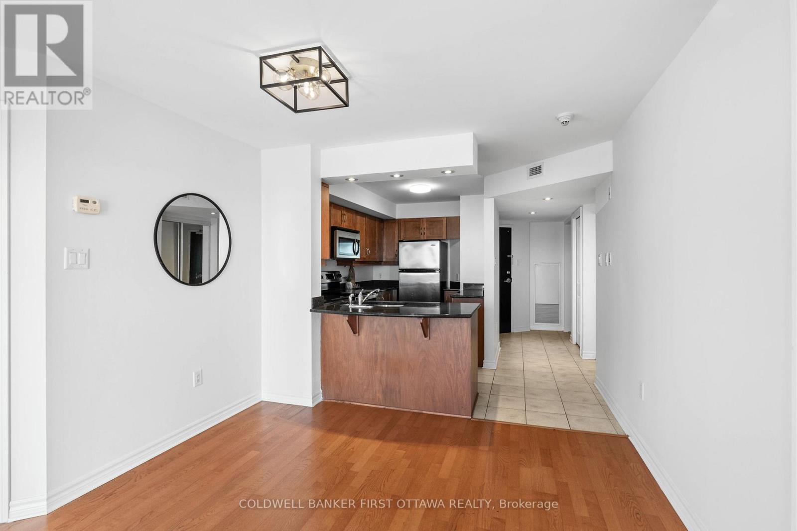 912 - 314 Central Park Drive