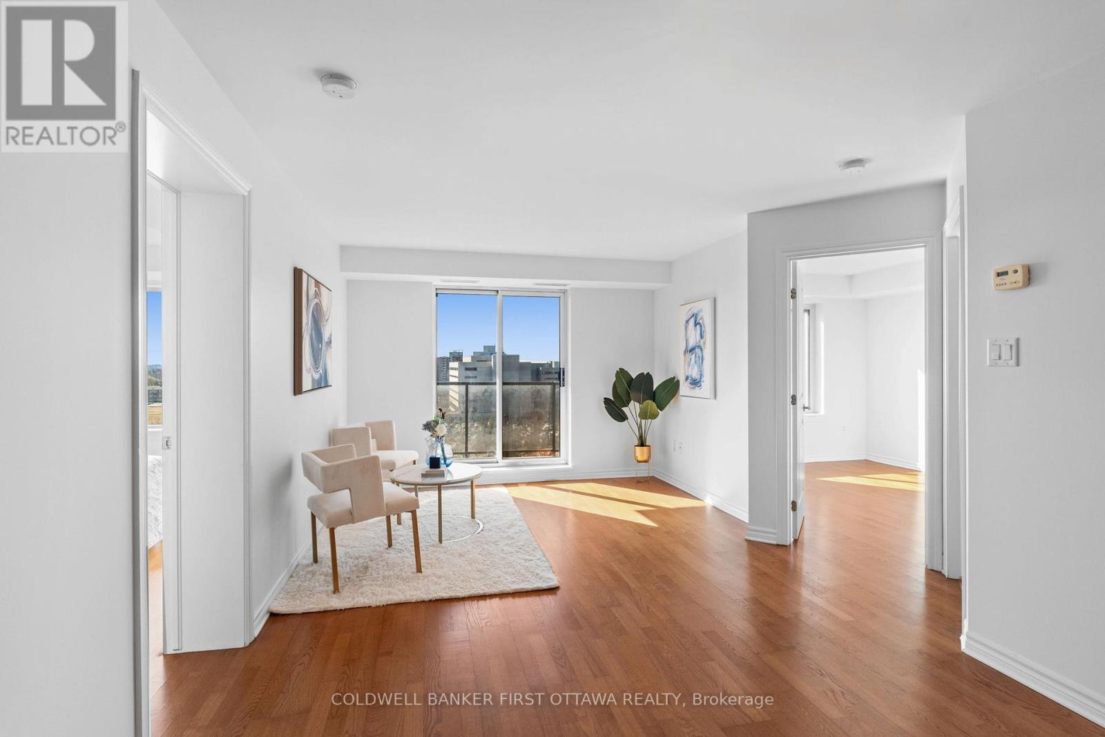 912 - 314 Central Park Drive