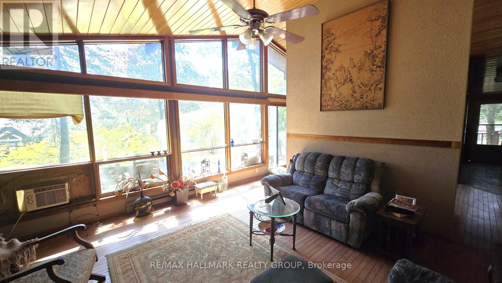 1087 Bayview Drive