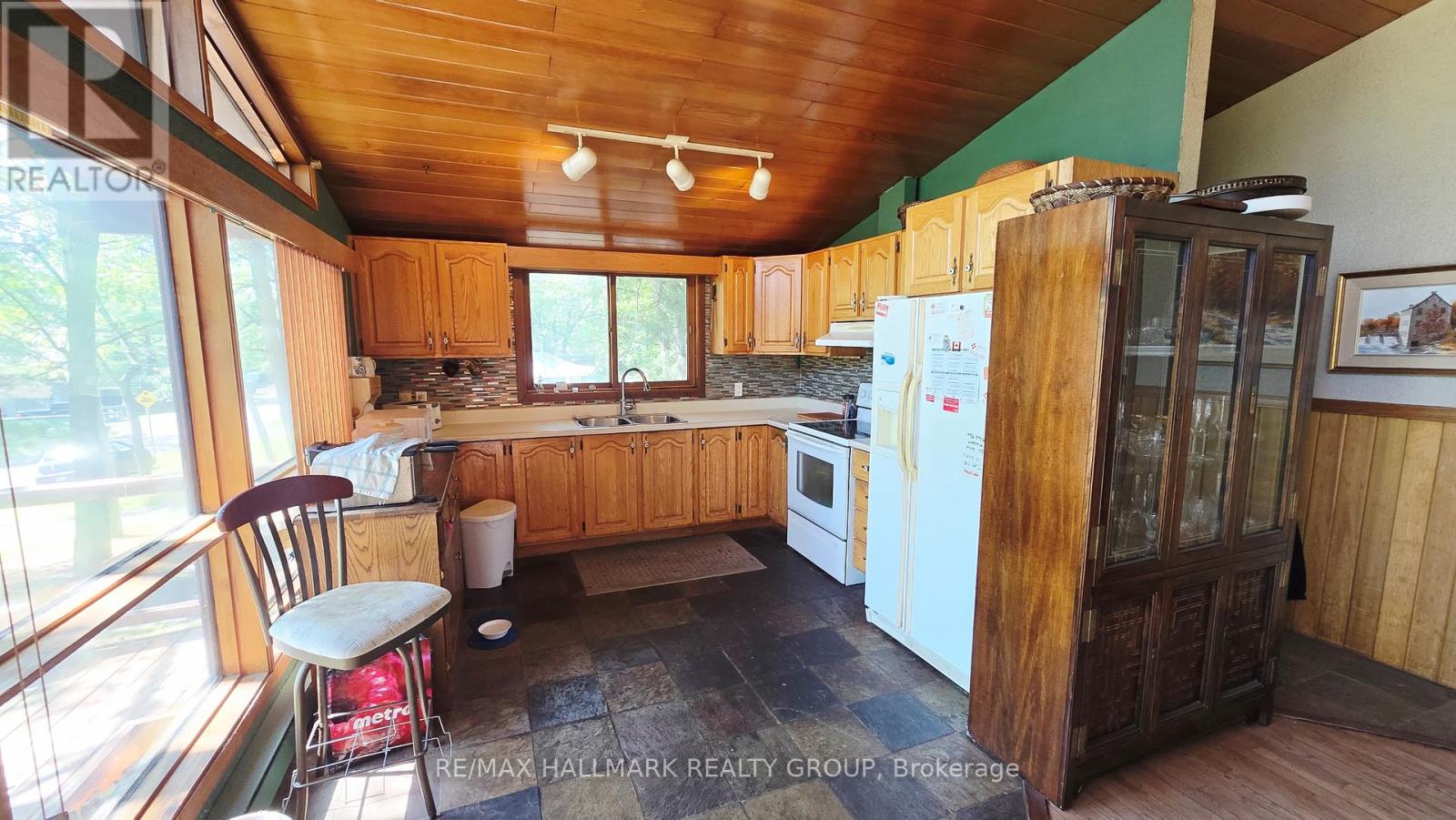 1087 Bayview Drive