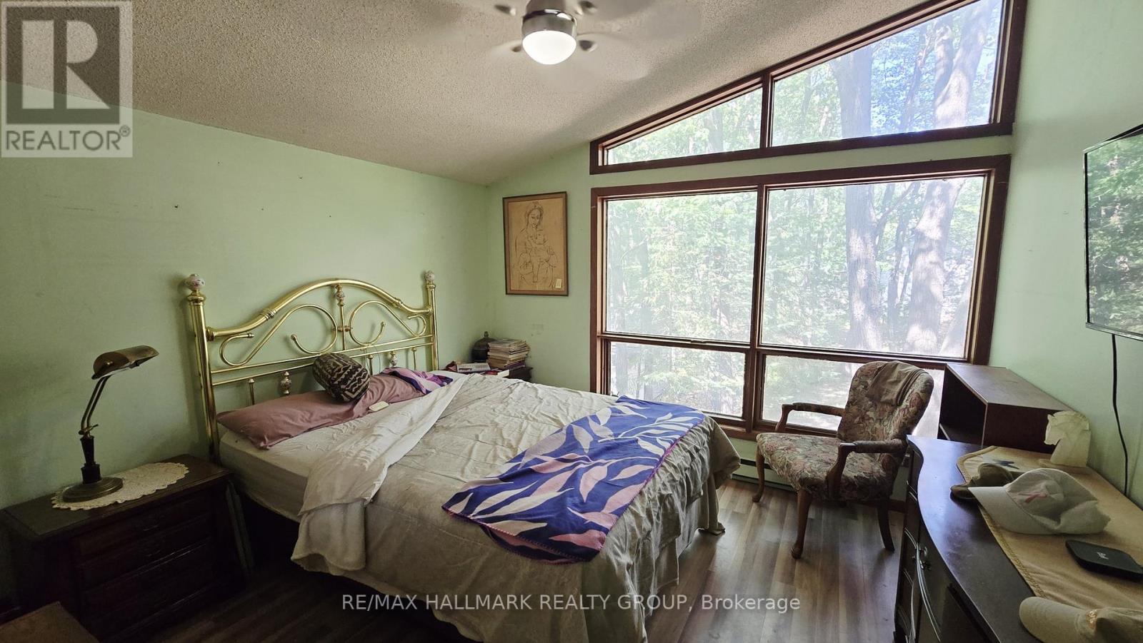 1087 Bayview Drive