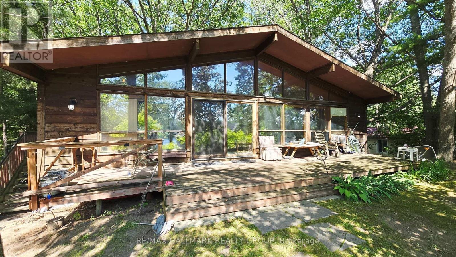 1087 Bayview Drive