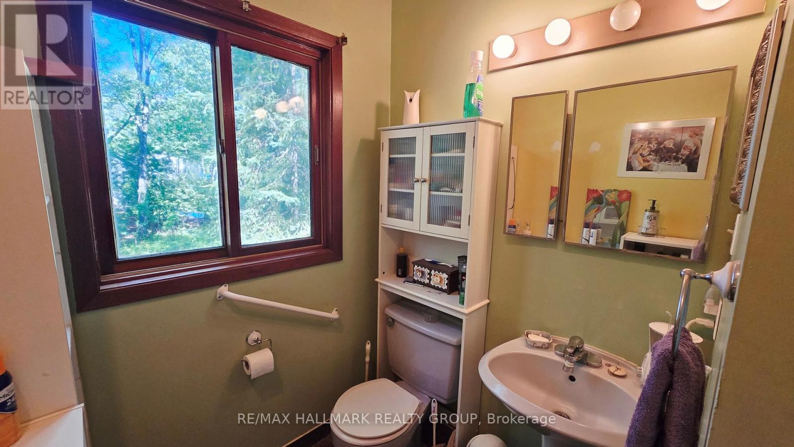 1087 Bayview Drive