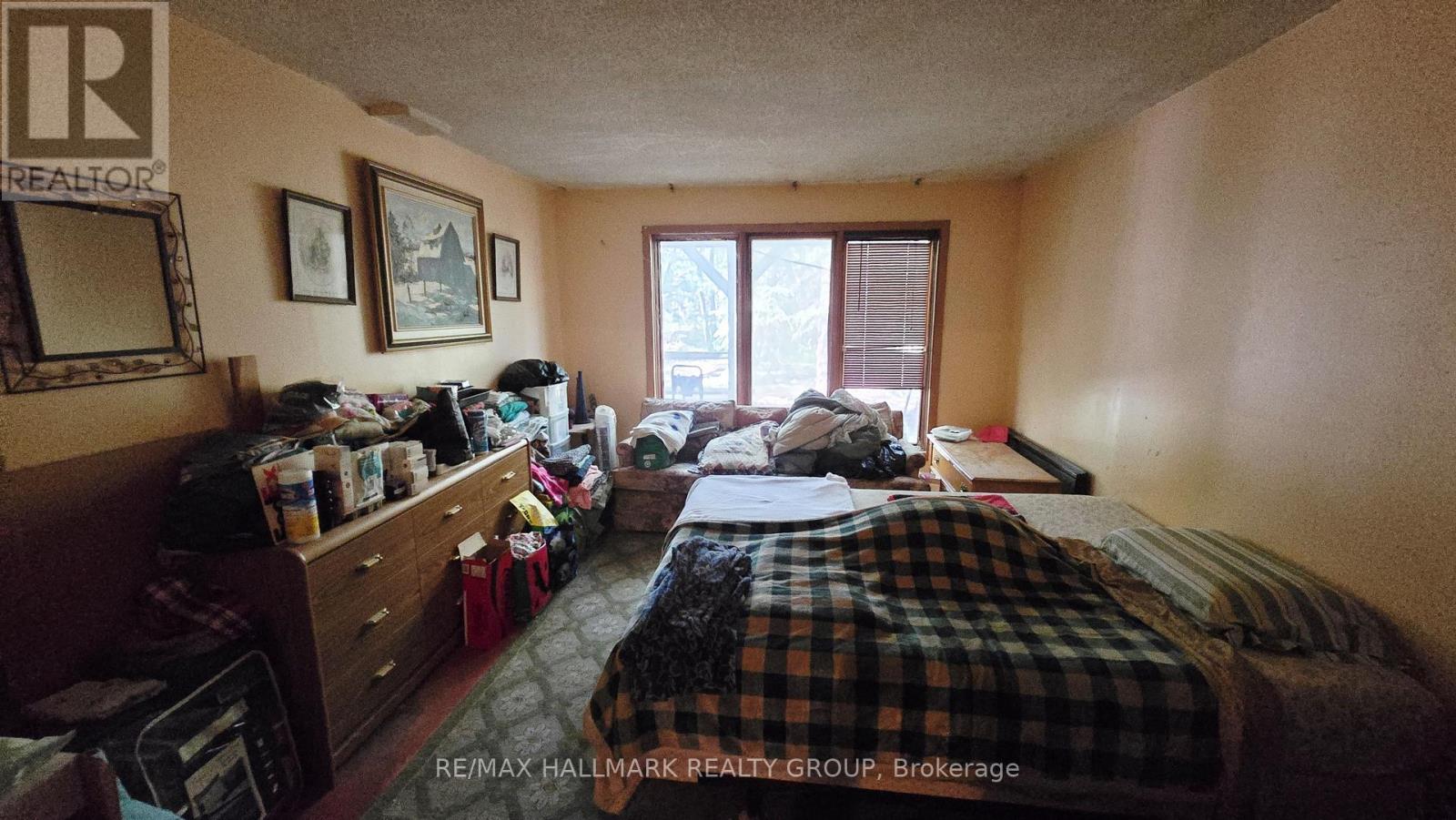 1087 Bayview Drive