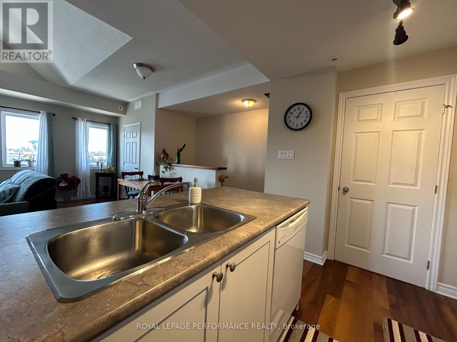L - 1101 Stittsville Main Street E