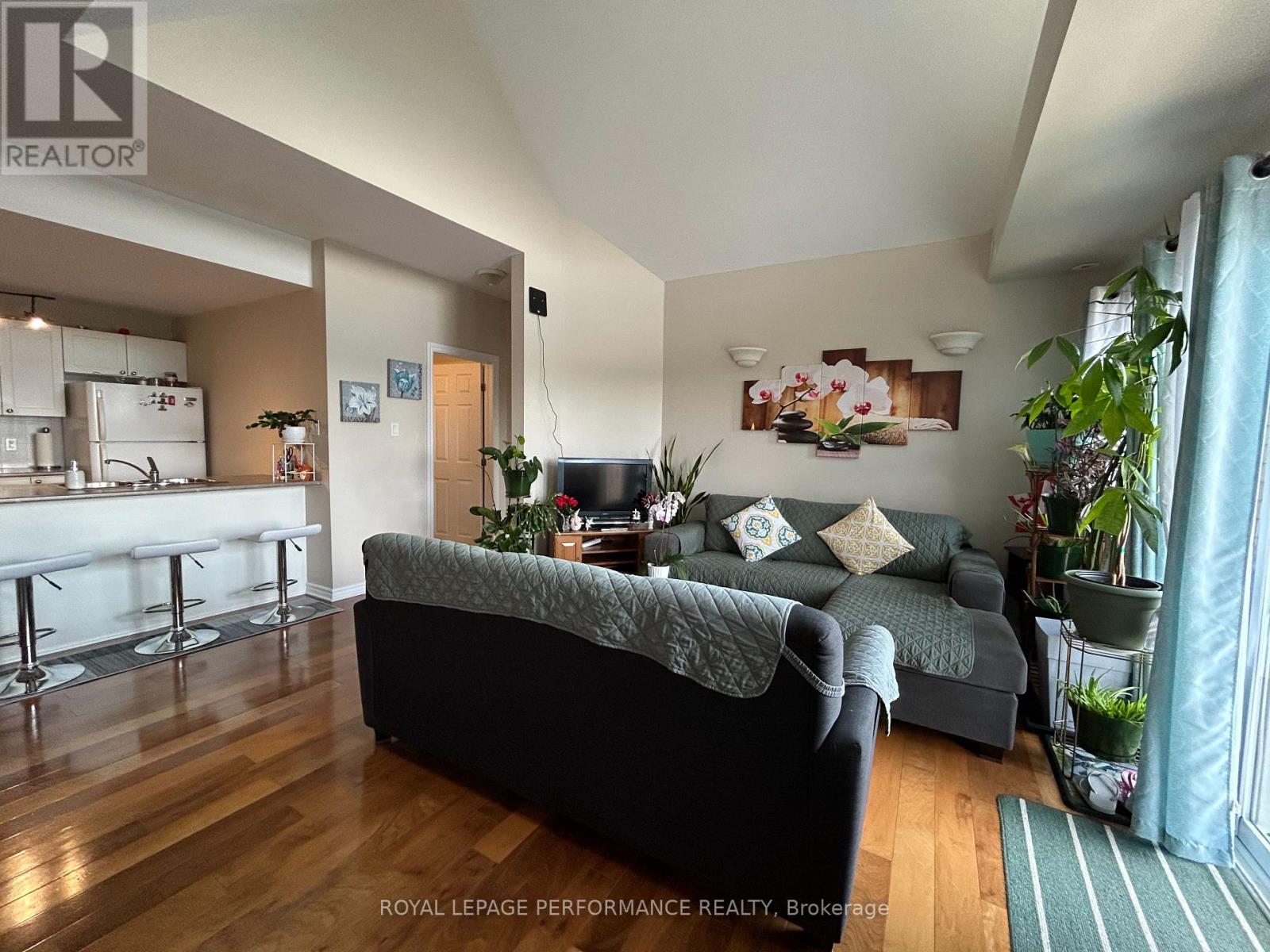 L - 1101 Stittsville Main Street E