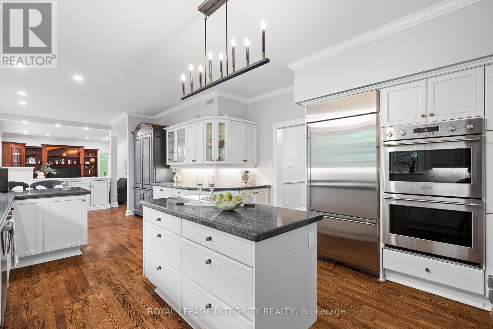27 Marchbrook Circle