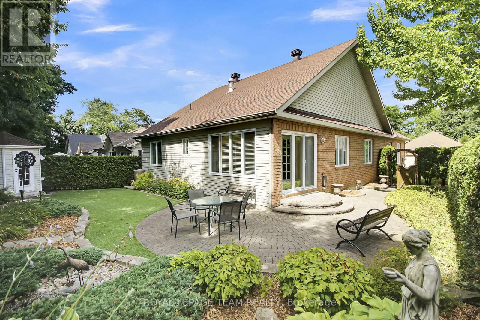 35 Fieldcrest Avenue