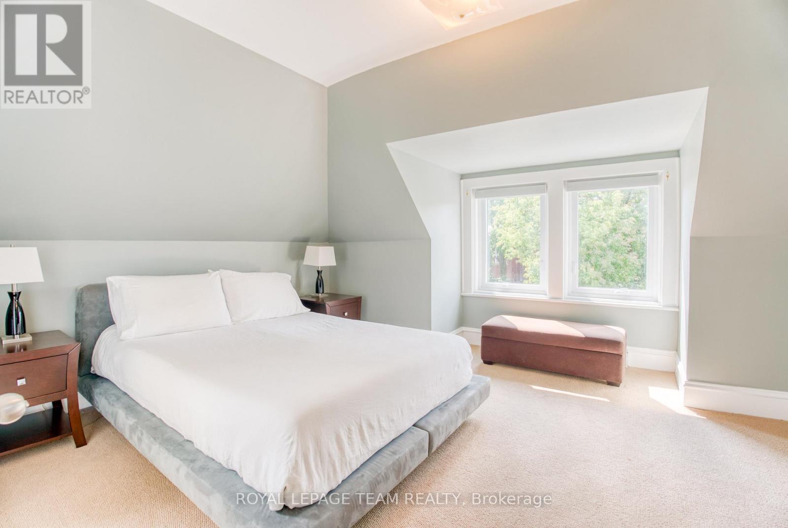 22 Rosebery Avenue