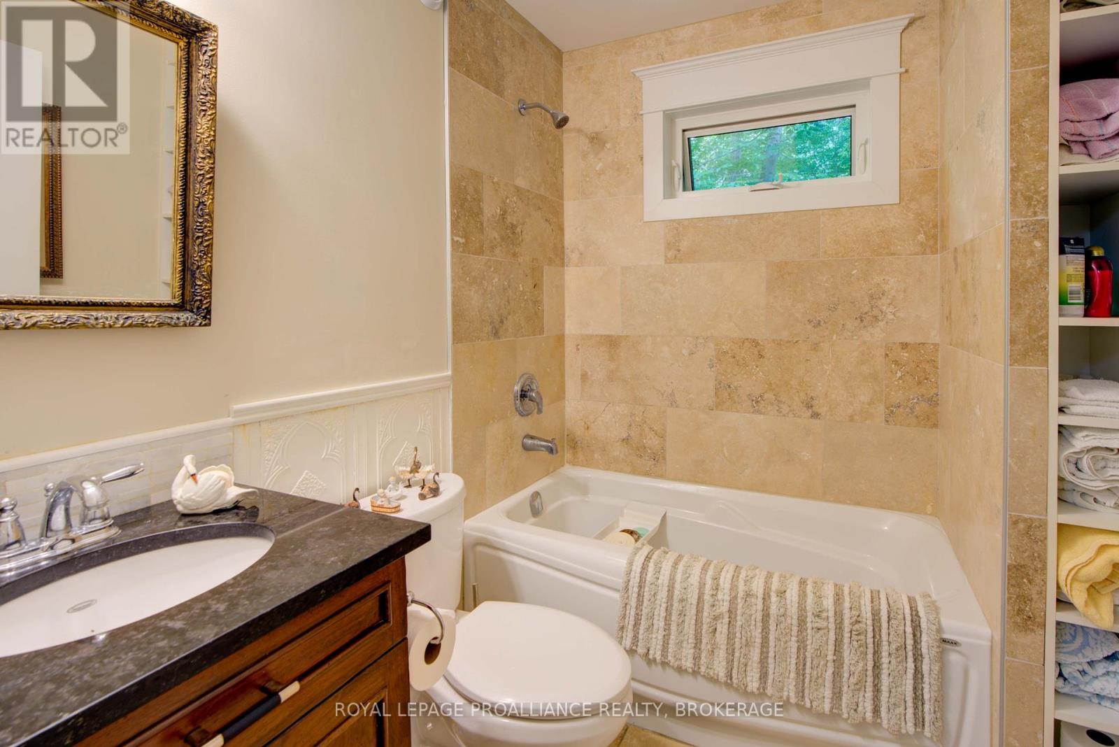 141 Maplebush Trail