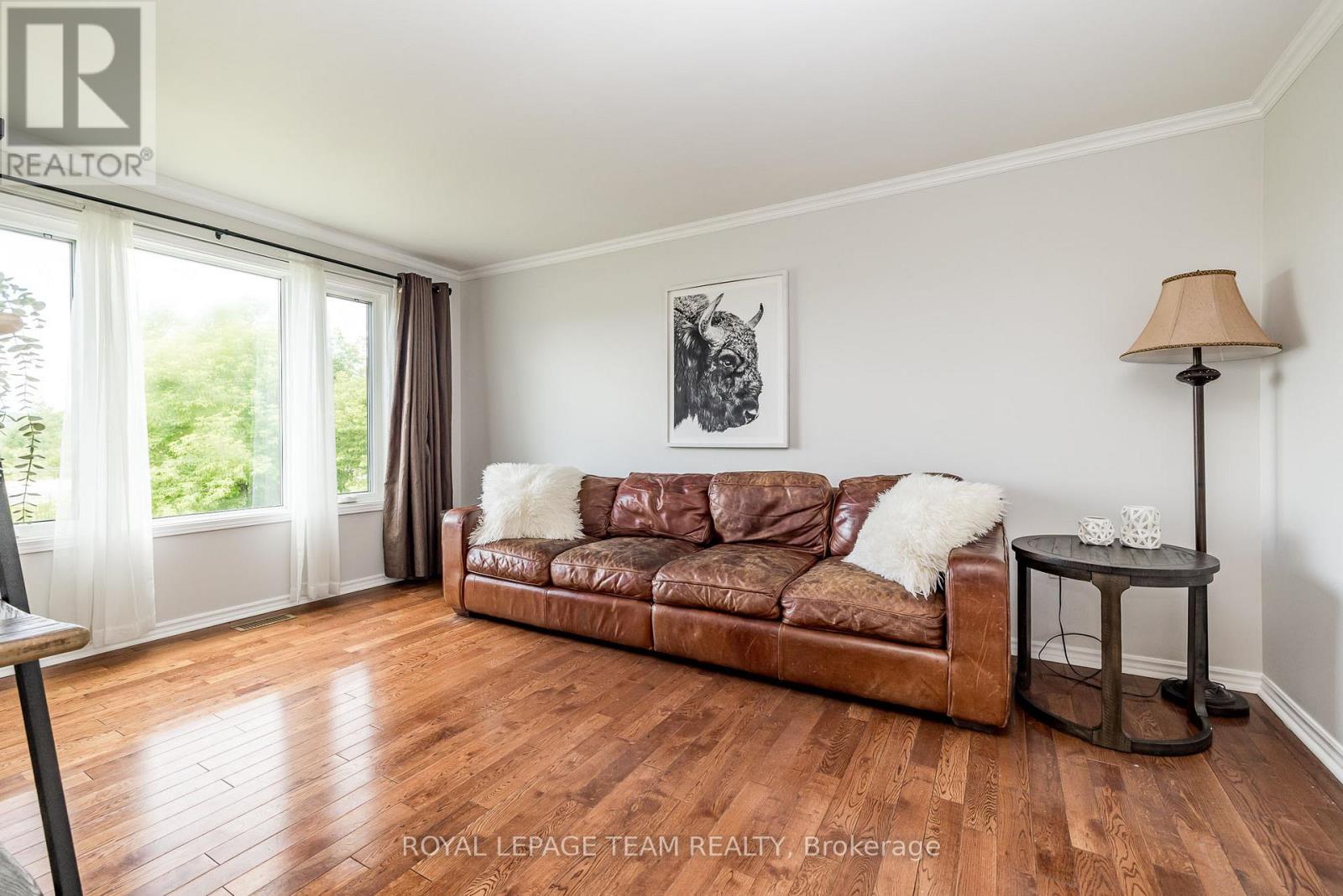 1234 Kinburn Side Road