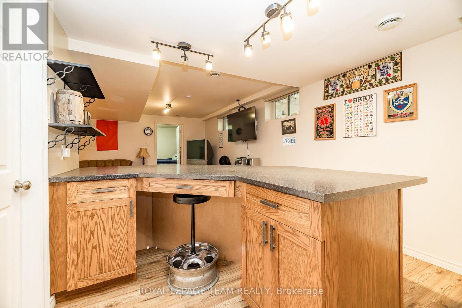 1234 Kinburn Side Road