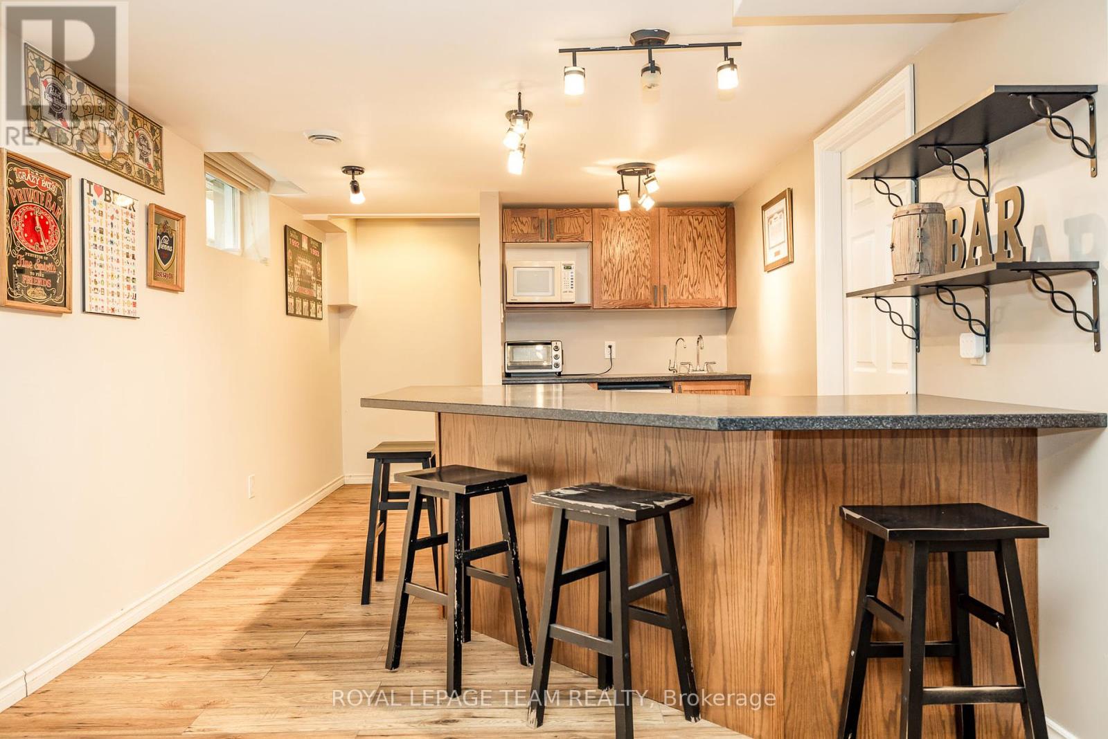 1234 Kinburn Side Road